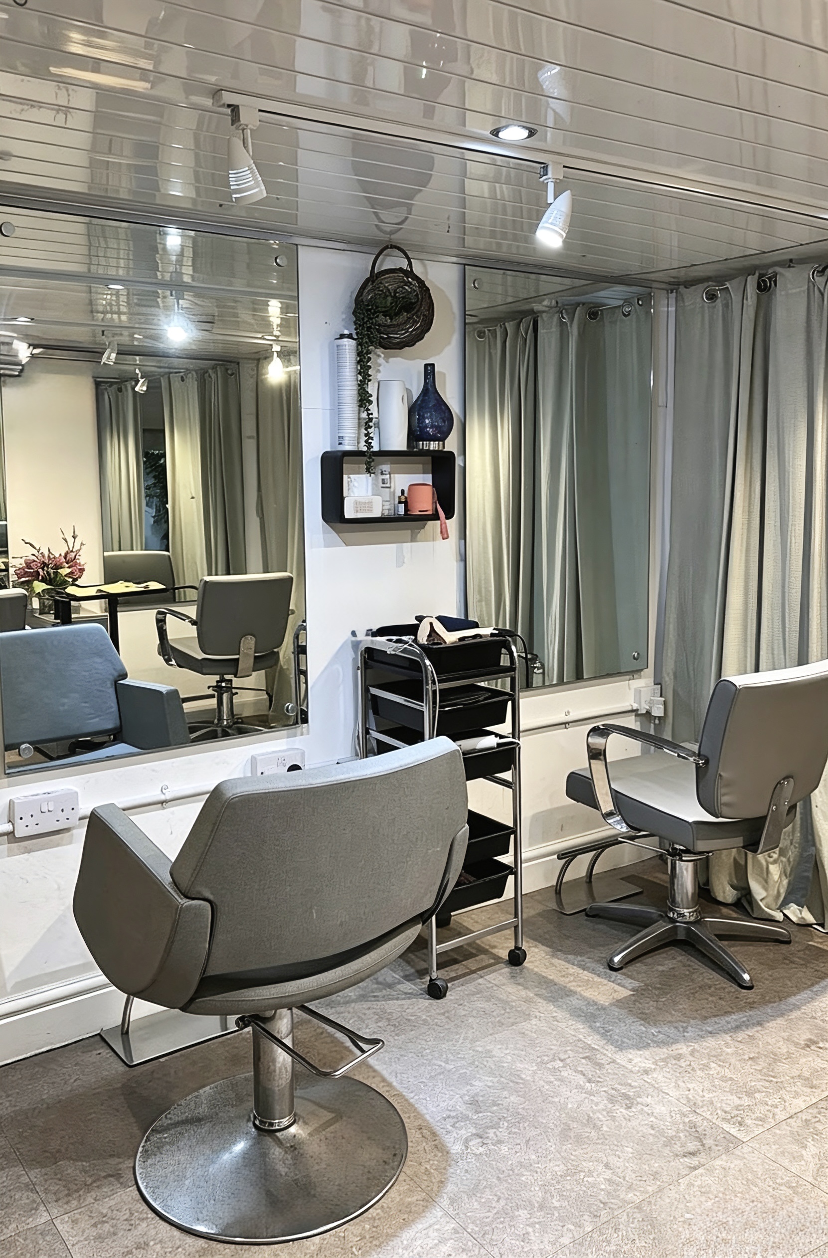 Private room hairdresser for Hijabi guests, Chinatown Birmingham salon